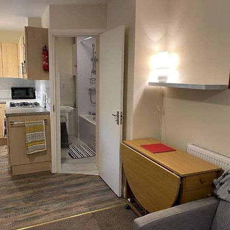 Ham Road Apartment Уърдинг Екстериор снимка